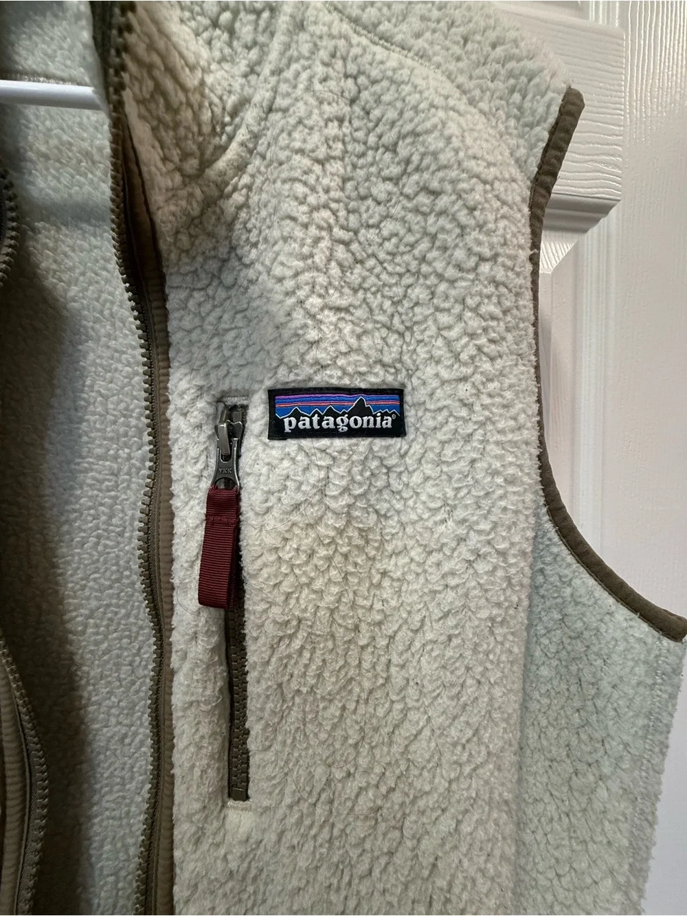 Women’s Patagonia Cream Retro Pile Sherpa Fleece Vest with Olive Trim